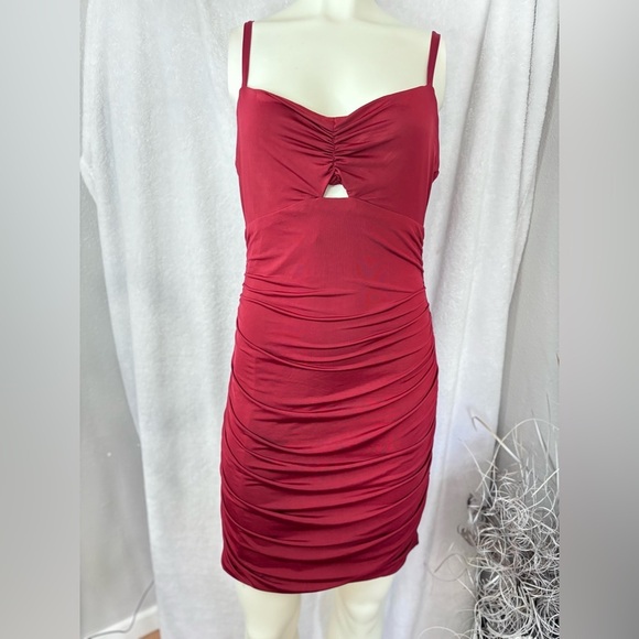 B. Darlin Bodycon Dress Ruched Cut Out‎ Party Cocktail Burgundy 15/16 - Picture 1 of 4